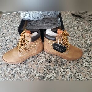 Brand New Pastry Butter Boot Girls Dance Sneaker Size 10M